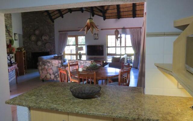 Kruger Park Lodge - AM8 - 3 Bedroom Chalet