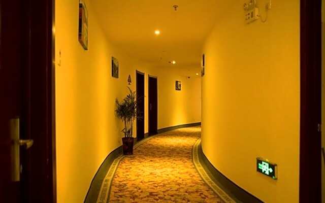 GreenTree Inn Suzhou Taiping Town High-speed North Station Express Hotel