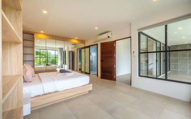 One of Phukets Best Villas V212