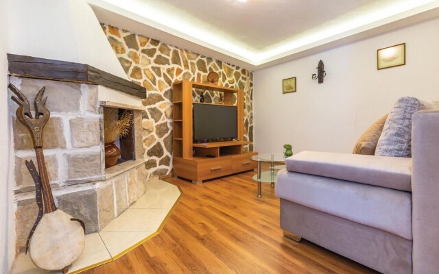 Beautiful Home in Makarska With Wifi and 1 Bedrooms