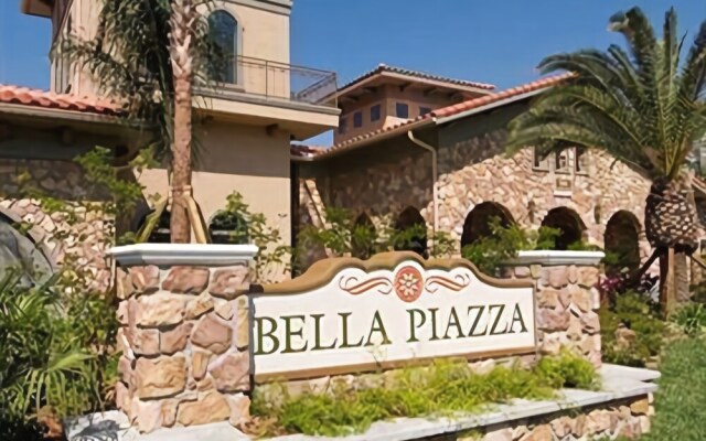 Bella Piazza - 4 Bedrooms Condo-4352BP