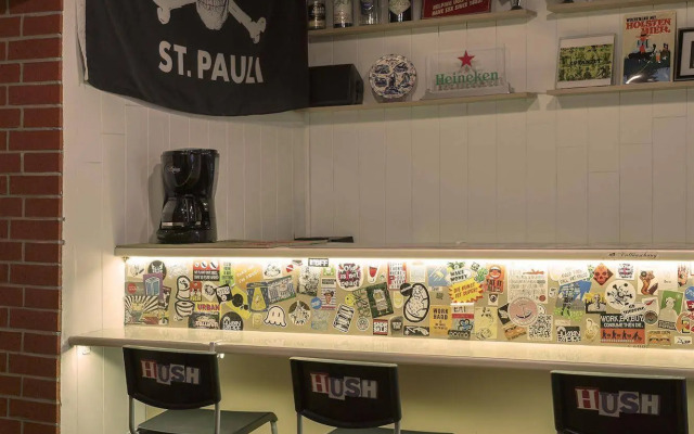 Hush Hostel Lounge