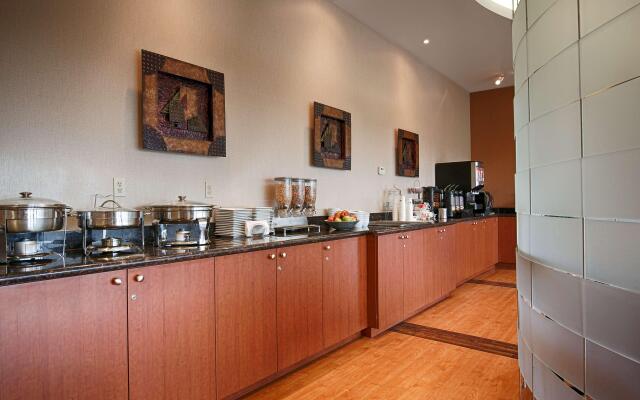 Best Western Plus Orangeville Inn & Suites