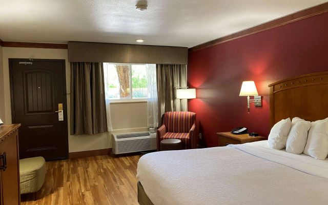 Best Western Plus Greenwell Inn
