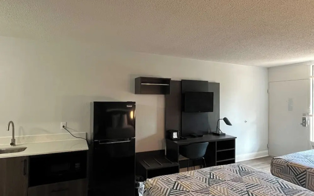 Studio 6 Hammond, LA – I12 – I55