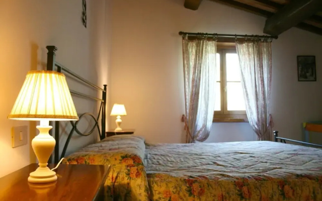 Wonderful private villa with WIFI, private pool, TV, pets allowed and parking, close to Arezzo