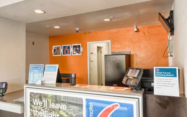 Motel 6 Everett, WA - North