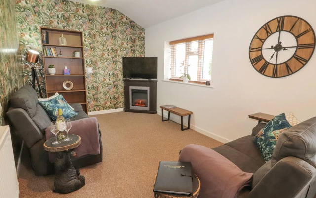 The Hideaway @ Waverton Villa