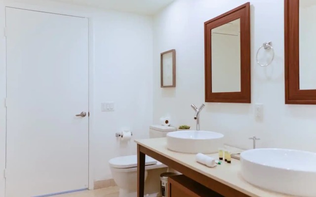 Icon Brickell W Hotel and Residences