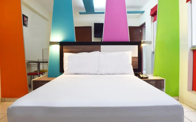 Hotel Colors Canada