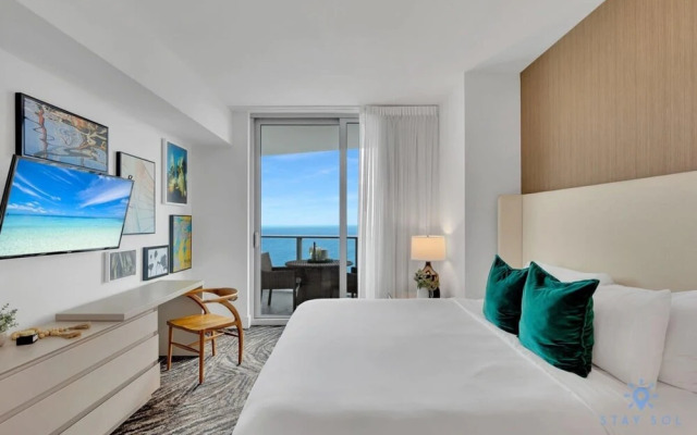 Oceanfront Luxury Condo 1BR Balcony, Hollywood