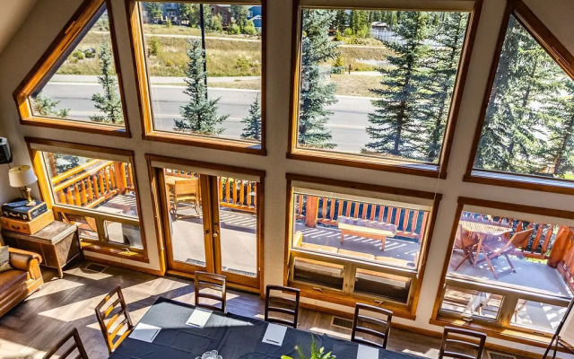 A Bear and Bison Inn