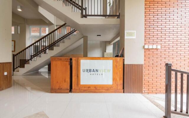 Urbanview Hotel Syariah Insani Cisarua Puncak