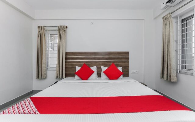 The Red Lotus Premium By OYO Rooms