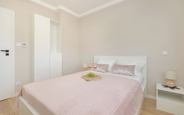Morska Apartment With Spa by Renters