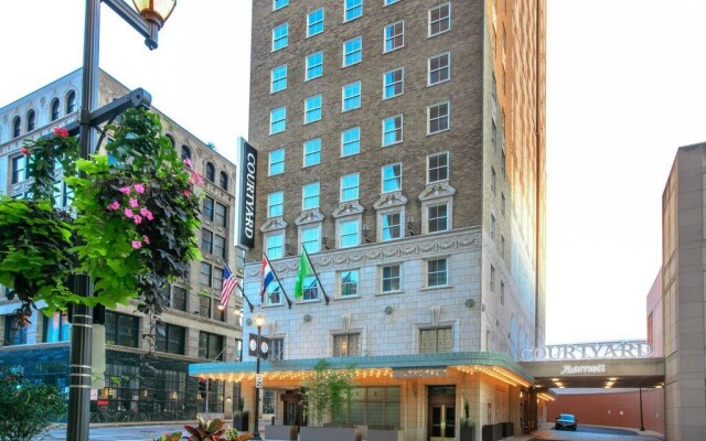 Courtyard by Marriott St. Louis Downtown/Convention Center