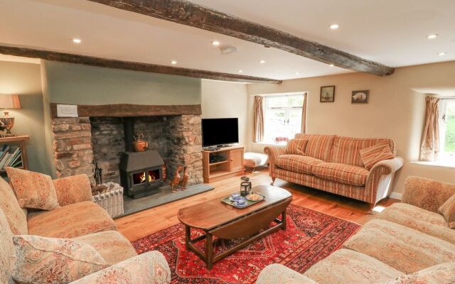 Middle Dean Farmhouse