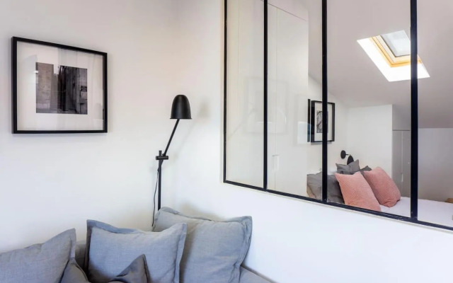 Lovelystay - Turquoise River View II