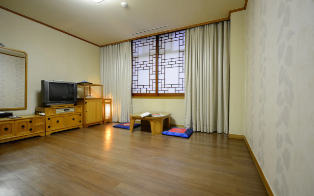 Onyang Hot Spring Hotel