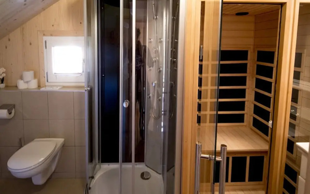 Attractive Chalet With hot tub