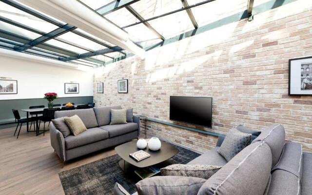 Luxury AC 3 Bedrooms Le Marais I by Livinparis