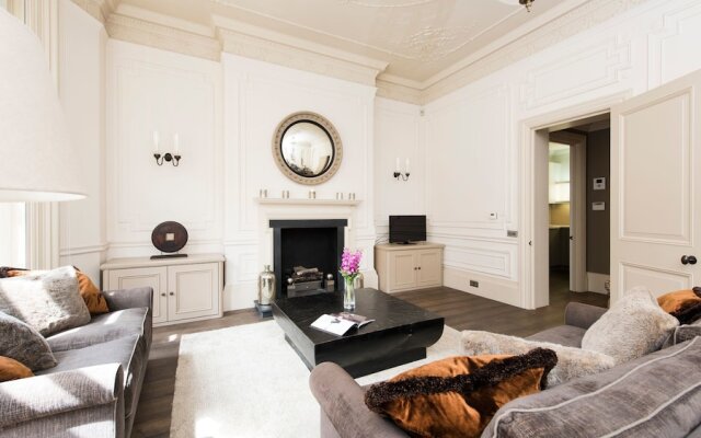 Luxury, Spacious 2BR Apartment in Mayfair