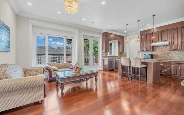 Oakridge Home