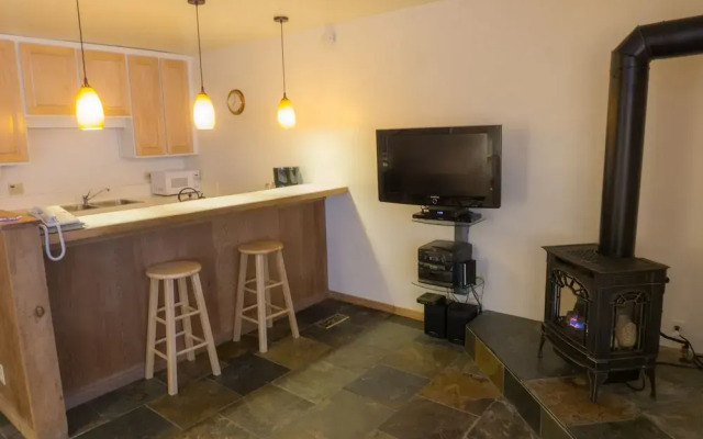 4025 Ski Trails