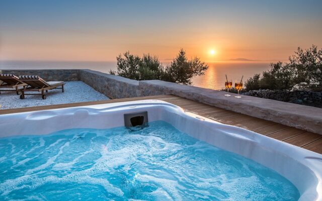 BASSA MAINA Villas & Suites