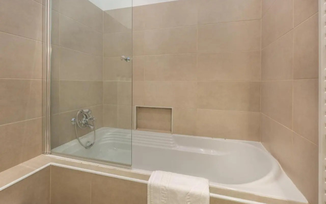 SUPER CENTRAL 2BR-2BT with Balcony&View&Sauna&Jacuzzi