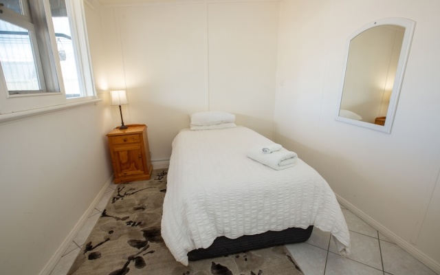Smith Street Cottage Naracoorte – Guest Rooms – Naracoorte