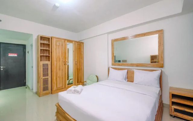 Homey And Cozy Studio At Park View Condominium Apartment
