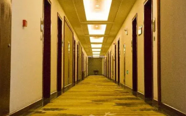 Fukang Sunshine Holiday Hotel