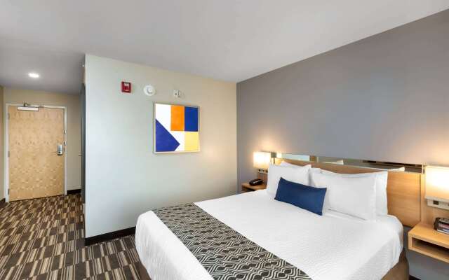 Microtel Inn & Suites by Wyndham Farmington