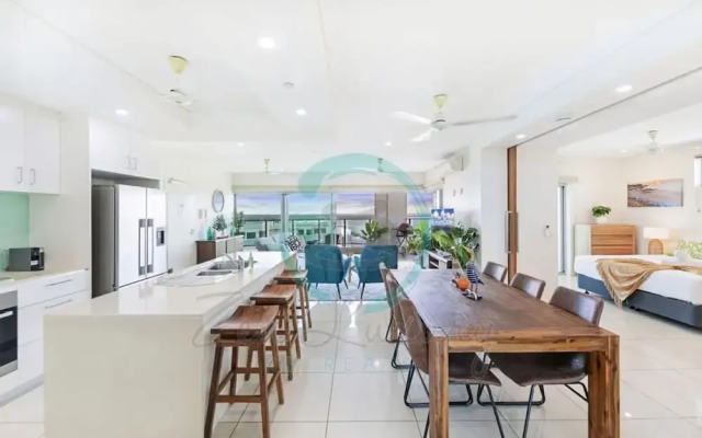 Zen Seabreeze Workdesk Balcony Dining Seaview