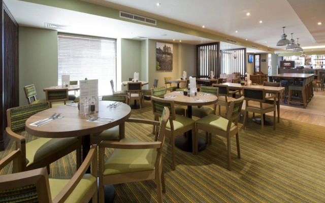 Premier Inn Edinburgh Cc York Place/St James Quarter