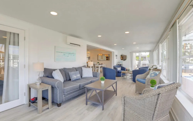 Stunning Palmetto Home w/ Boat Dock & Kayaks!