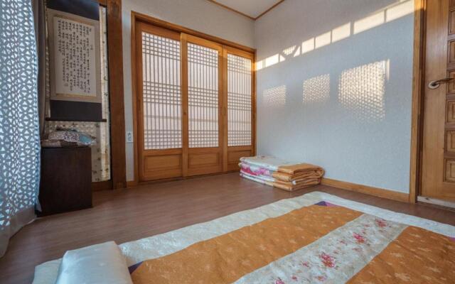 Aega Hanok Guesthouse