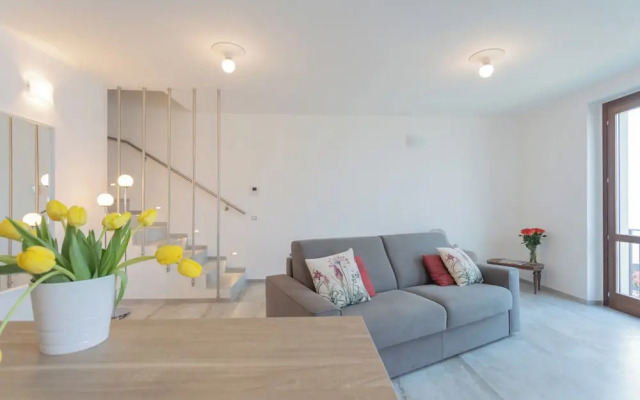 Dream Lake Apartments by Rent all Como