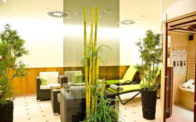 Hotel Charly