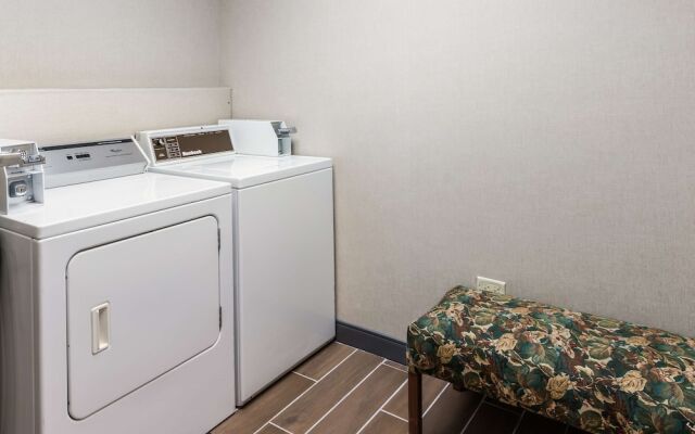 Candlewood Suites Chicago/Hoffman Estates