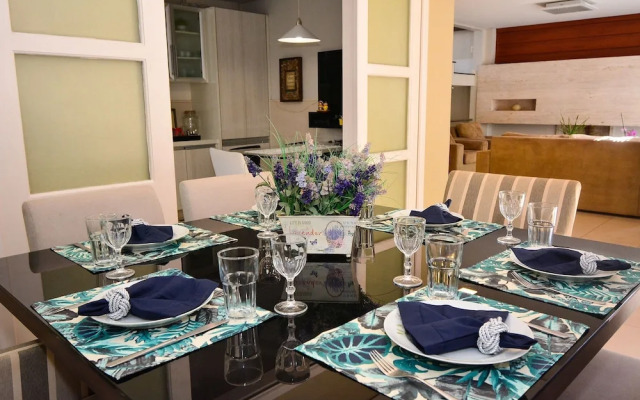 Elegante Casa com Piscina - João Paulo