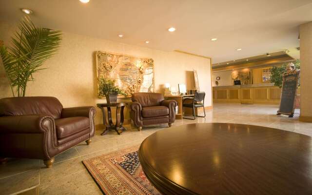 Coast Discovery Inn