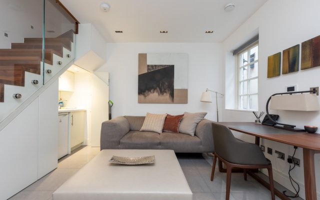 Central and Unique 1 Bedroom Mews House in Mayfair