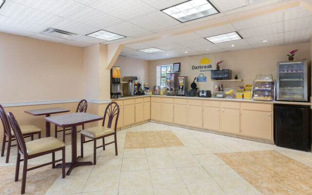 Days Inn Waycross