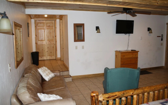 The Historic Wapiti Lodge