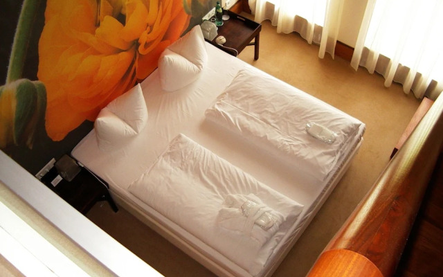 Seehotel am Neuklostersee