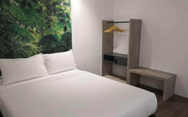 H Boutique Hotel Xplorer Loke Yew