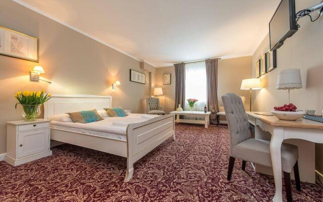 Riviera Resort Modlin Airport