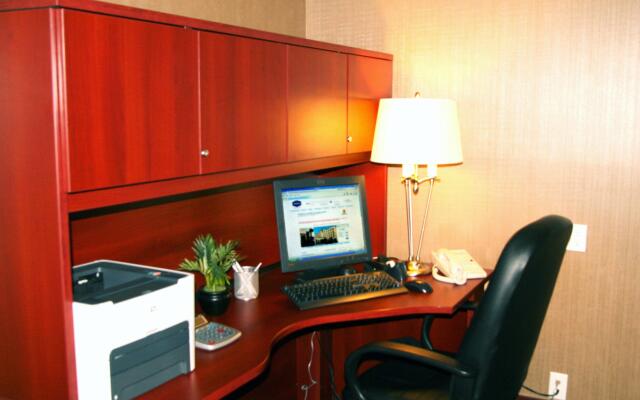 Hampton Inn & Suites by Hilton Montreal (Laval)